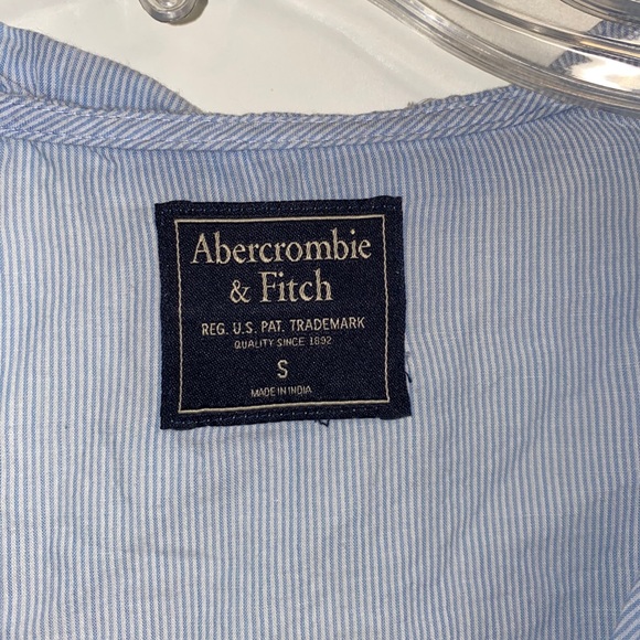 Abercrombie and Fitch Long Sleeve - Picture 2 of 3